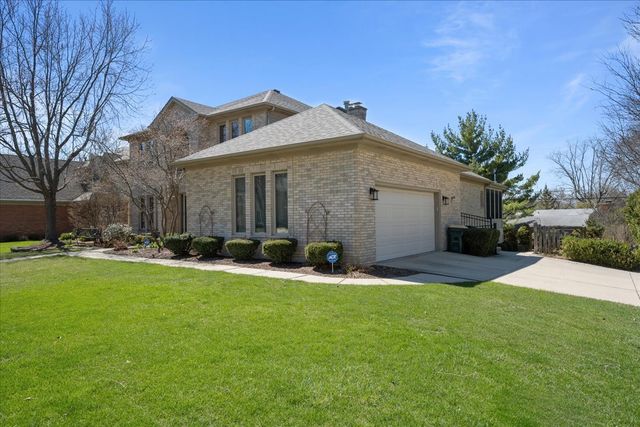 1928 N Ridge Avenue, Arlington Heights, IL 60004