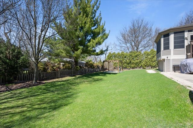 1928 N Ridge Avenue, Arlington Heights, IL 60004