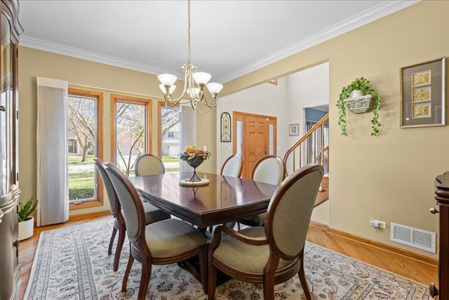 1928 N Ridge Avenue, Arlington Heights, IL 60004