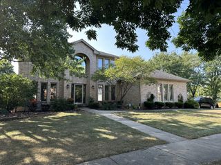 1928 N Ridge Avenue, Arlington Heights, IL 60004