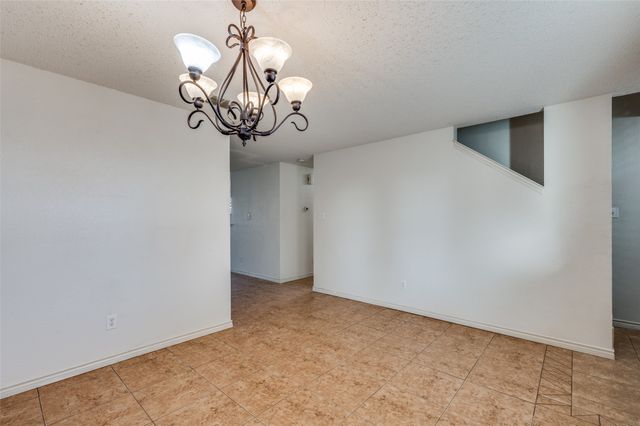 8402 Olivia Meadow Drive, Arlington, TX 76002