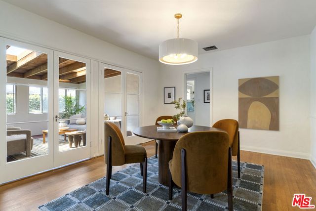 585 N Irving Boulevard, Los Angeles, CA 90004