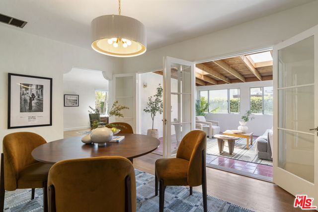 585 N Irving Boulevard, Los Angeles, CA 90004