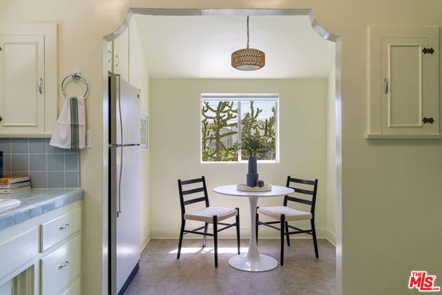 585 N Irving Boulevard, Los Angeles, CA 90004