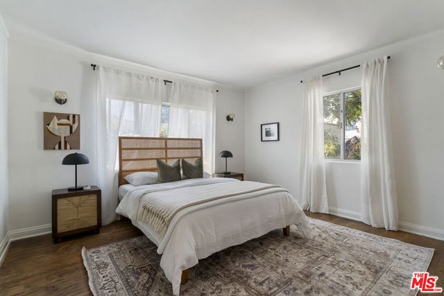 585 N Irving Boulevard, Los Angeles, CA 90004