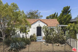 585 N Irving Boulevard, Los Angeles, CA 90004