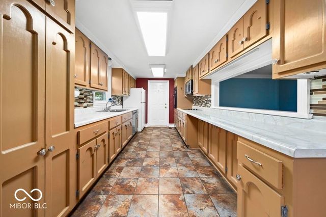 1294 Joanna Court, Avon, IN 46123