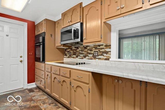 1294 Joanna Court, Avon, IN 46123