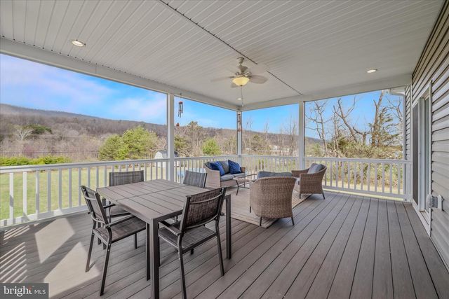 117 MICKEY MANTLE CT, Berkeley Springs, WV 25411