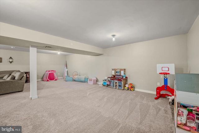 117 MICKEY MANTLE CT, Berkeley Springs, WV 25411