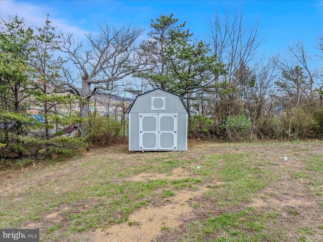 117 MICKEY MANTLE CT, Berkeley Springs, WV 25411