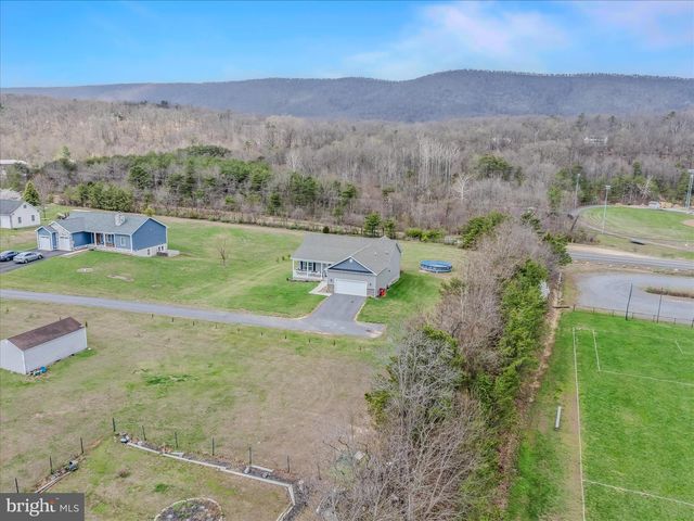 117 MICKEY MANTLE CT, Berkeley Springs, WV 25411