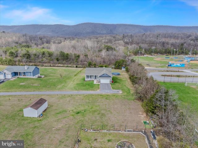 117 MICKEY MANTLE CT, Berkeley Springs, WV 25411