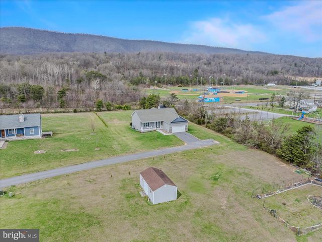 117 MICKEY MANTLE CT, Berkeley Springs, WV 25411