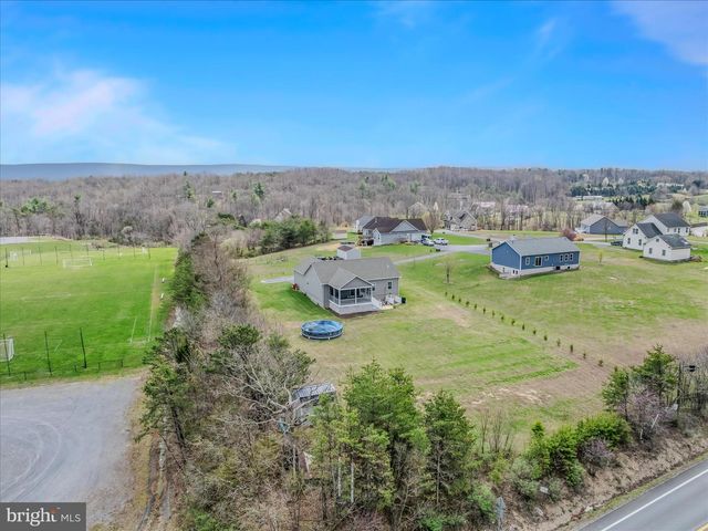 117 MICKEY MANTLE CT, Berkeley Springs, WV 25411