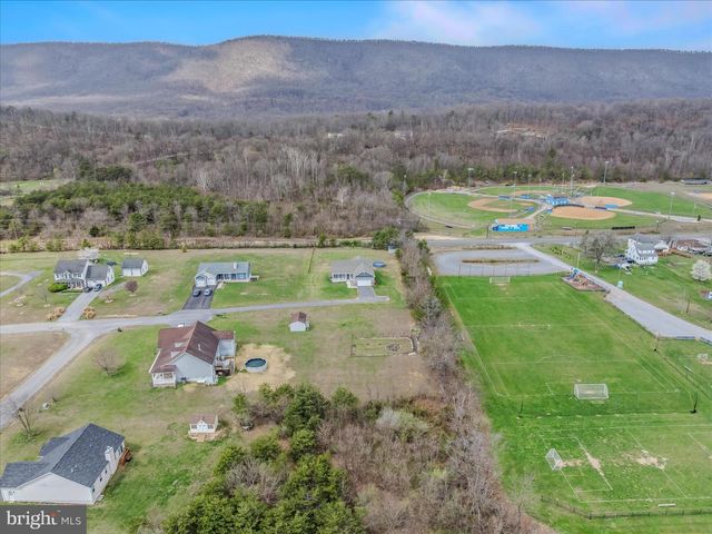 117 MICKEY MANTLE CT, Berkeley Springs, WV 25411