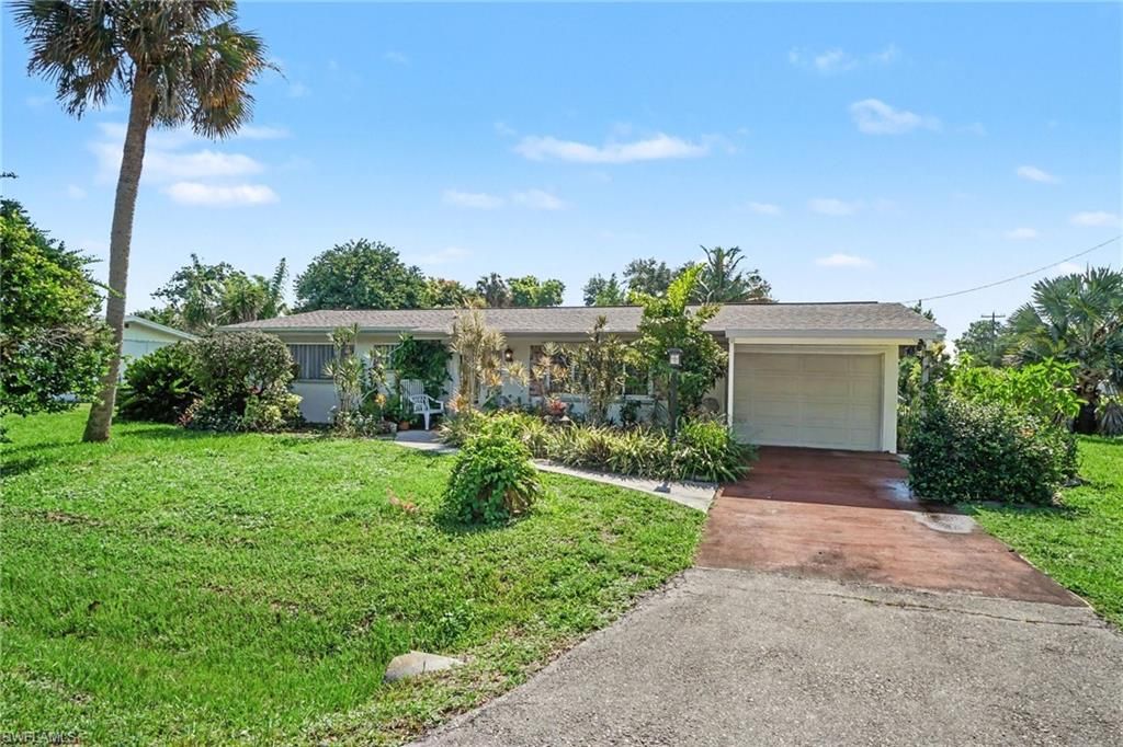 1564 Ixora DR, NORTH FORT MYERS, FL 33917 — photo 2