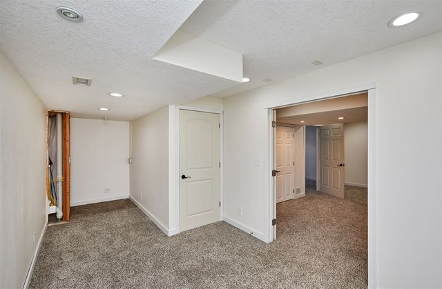 15411 Westbrook Drive, Urbandale, IA 50323