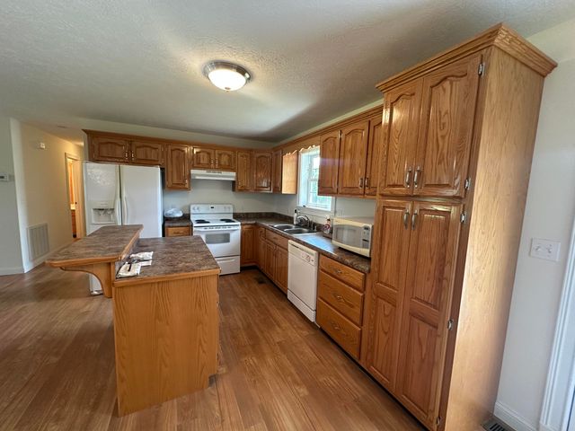 3000 Sulphur Creek Road, Burkesville, KY 42717