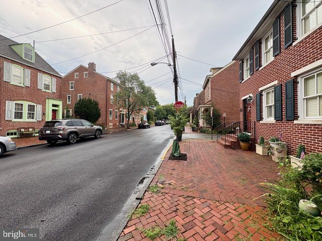 33 W FOURTH ST, New Castle, DE 19720