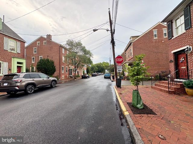33 W FOURTH ST, New Castle, DE 19720