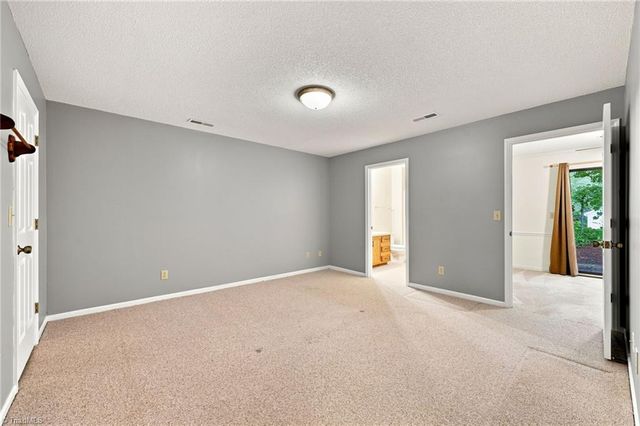 203 Olde Vineyard Court, Winston-salem, NC 27104