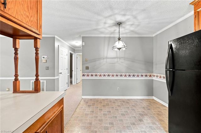 203 Olde Vineyard Court, Winston-salem, NC 27104