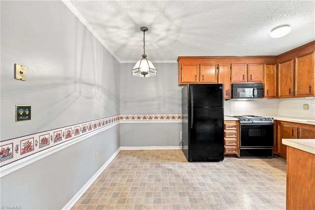 203 Olde Vineyard Court, Winston-salem, NC 27104