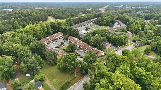 203 Olde Vineyard Court, Winston-salem, NC 27104