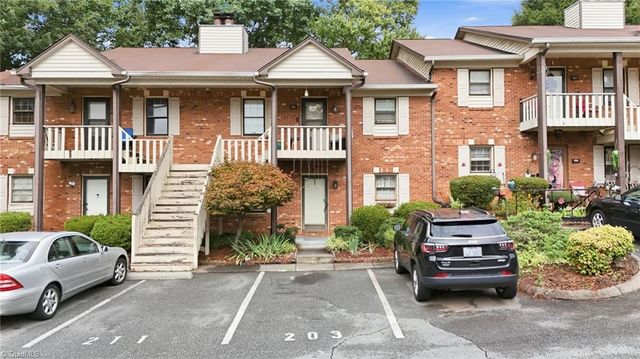 203 Olde Vineyard Court, Winston-salem, NC 27104