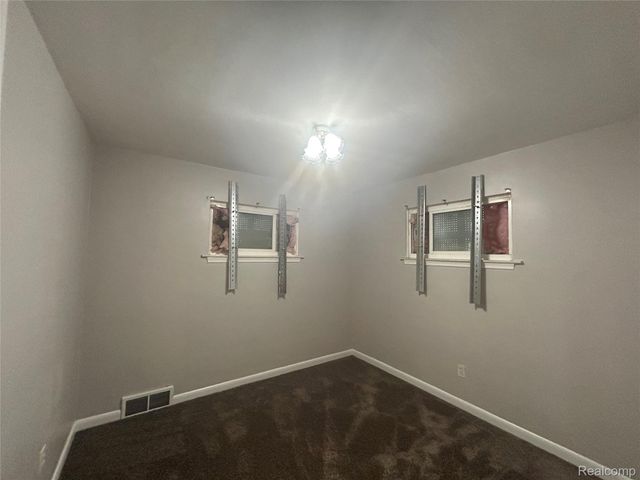 16121 Salem Street, Detroit, MI 48219