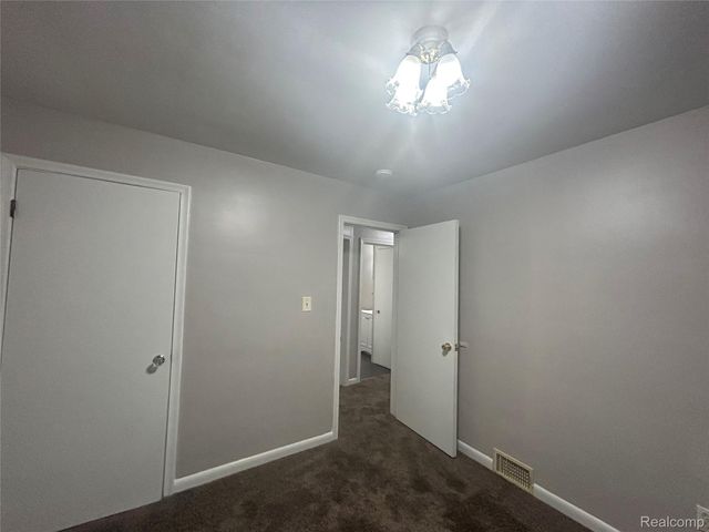 16121 Salem Street, Detroit, MI 48219