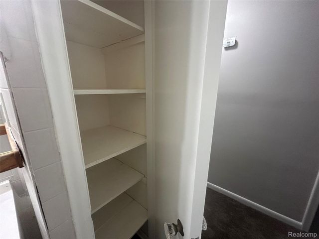 16121 Salem Street, Detroit, MI 48219