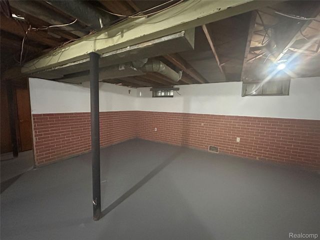 16121 Salem Street, Detroit, MI 48219