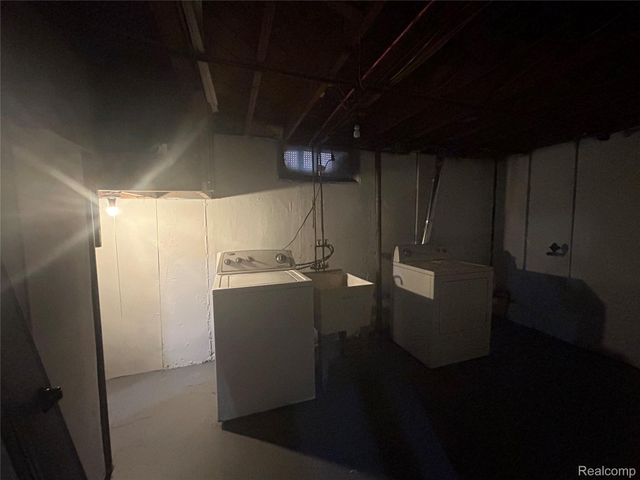 16121 Salem Street, Detroit, MI 48219