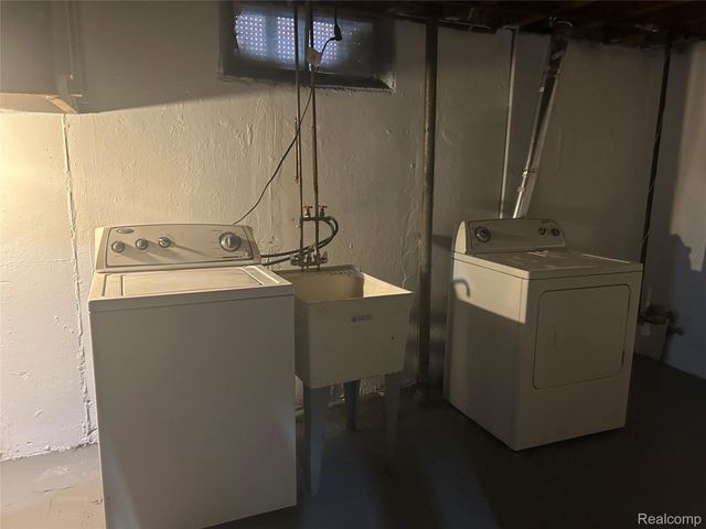16121 Salem Street, Detroit, MI 48219