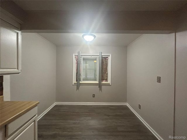 16121 Salem Street, Detroit, MI 48219