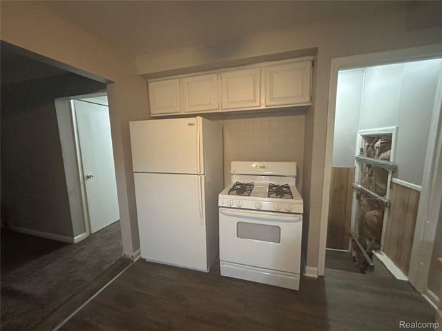 16121 Salem Street, Detroit, MI 48219