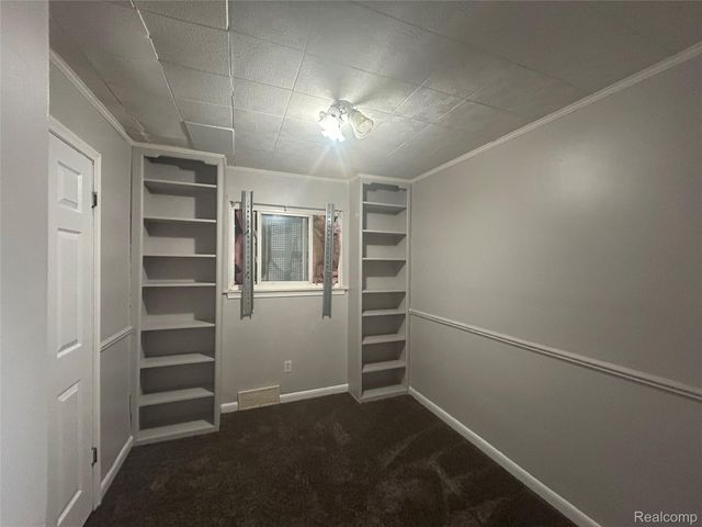 16121 Salem Street, Detroit, MI 48219