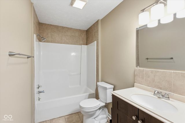 6811 Wild Cherry Drive, Fishers, IN 46038