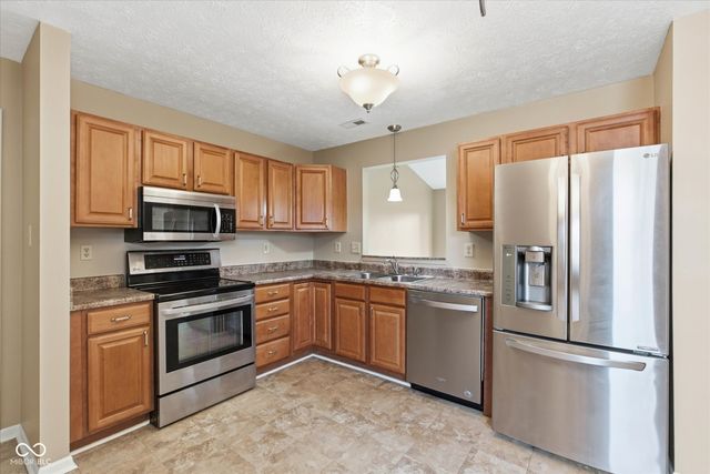 6811 Wild Cherry Drive, Fishers, IN 46038