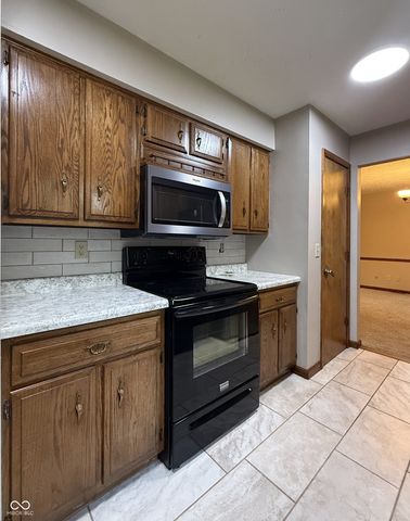 649 Elm Drive, Plainfield, IN 46168