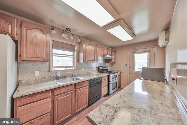 232 COLUMBIA AVE, Palmerton, PA 18071