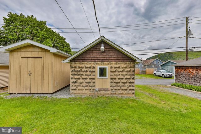 232 COLUMBIA AVE, Palmerton, PA 18071
