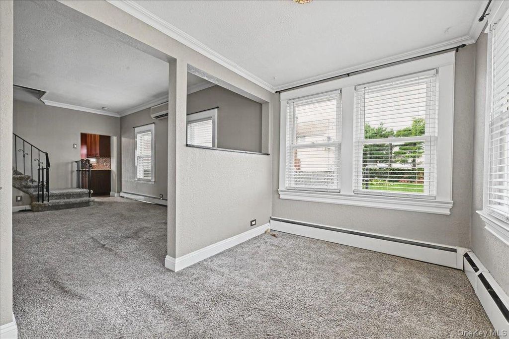 635 S 6th Street, Lindenhurst, NY 11757 — photo 4