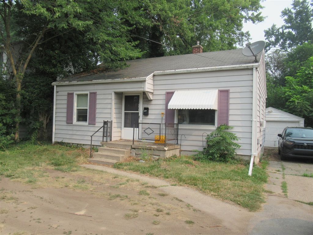 1507 Leonard Street, Grand Rapids, MI 49505