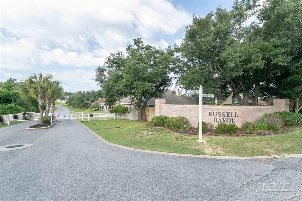 5768 Boca Ciega Blvd, Pensacola, FL 32507