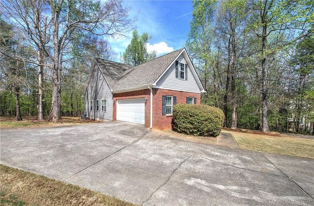 10 Carriage Lane NW, Cartersville, GA 30120