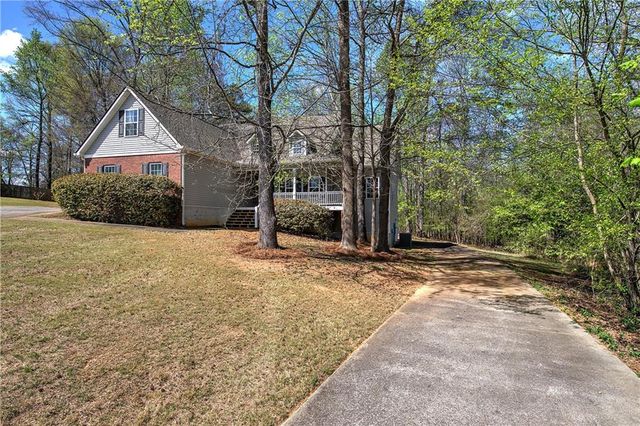 10 Carriage Lane NW, Cartersville, GA 30120