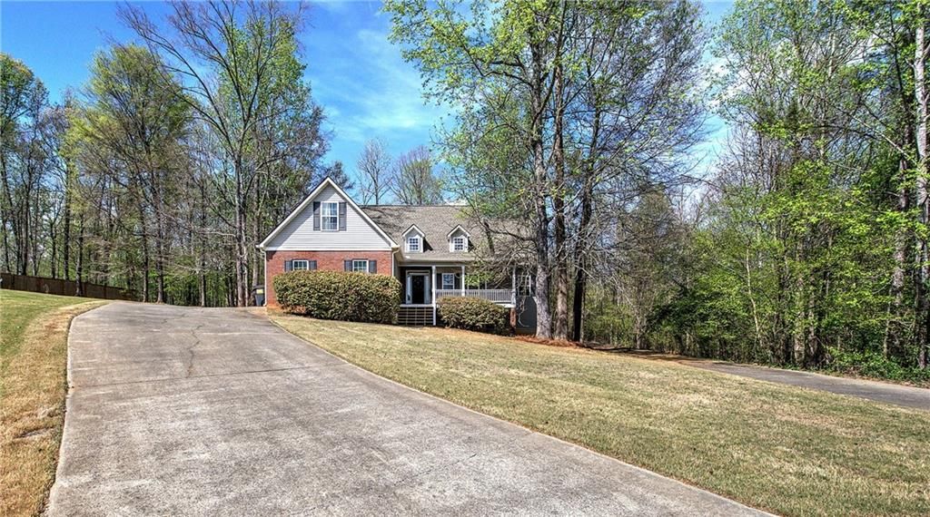 10 Carriage Lane NW, Cartersville, GA 30120